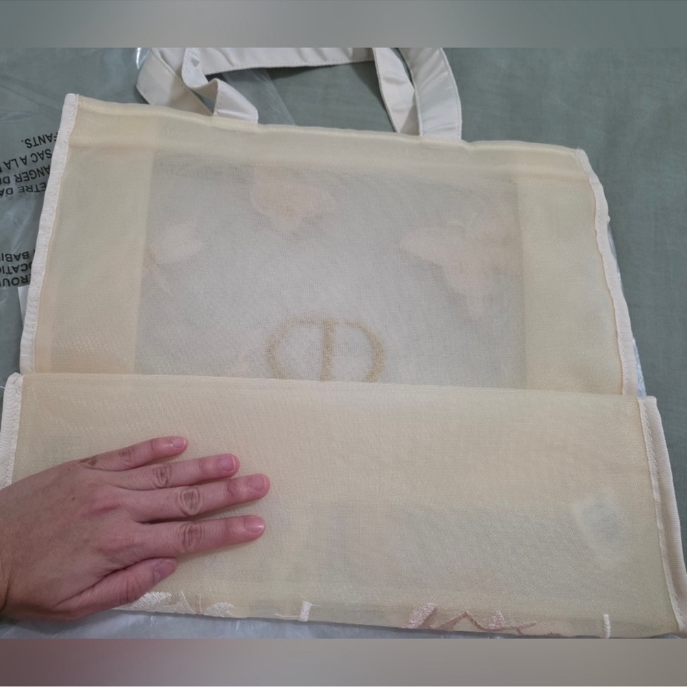 Dior Mesh Butterfly tote bag GWP - Picture 10 of 10